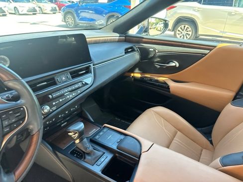 Used 2022 Lexus ES 350 Ultra Luxury w/ Accessory Package 2 FWD image 25