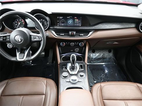 Used 2020 Alfa Romeo Stelvio image 19