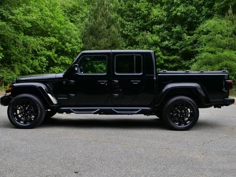 Used 2023 Jeep Gladiator Overland AWD/4WD image 30