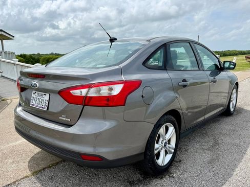 Used 2014 Ford Focus SE FWD image 5