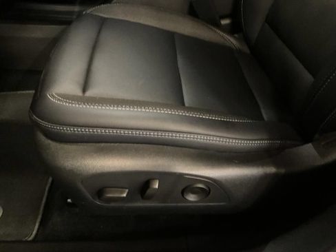 Used 2026 Chevrolet Equinox EV LT w/ Convenience Package II FWD image 17