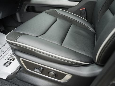 New 2026 RAM 1500 Laramie AWD/4WD image 42