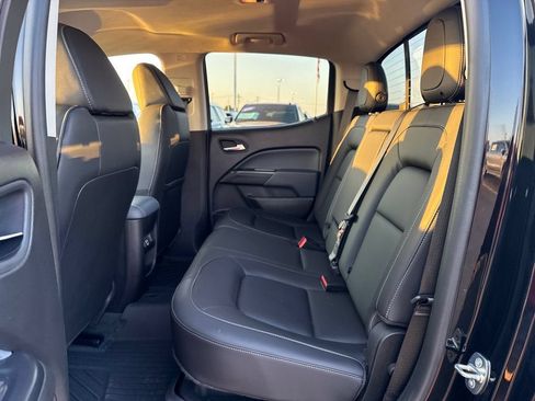 Used 2021 Chevrolet Colorado Z71 w/ Z71 Midnight Edition AWD/4WD image 12