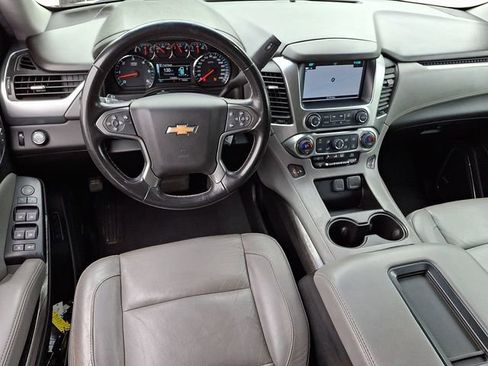 Used 2019 Chevrolet Suburban LT RWD image 2