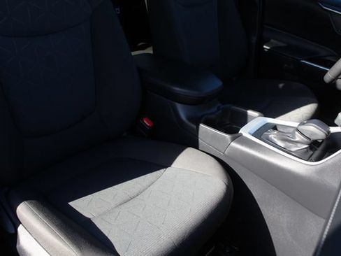 Certified 2025 Toyota RAV4 XLE w/ Convenience Package FWD image 21