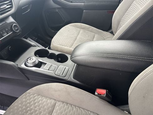 Used 2020 Ford Escape SE image 22