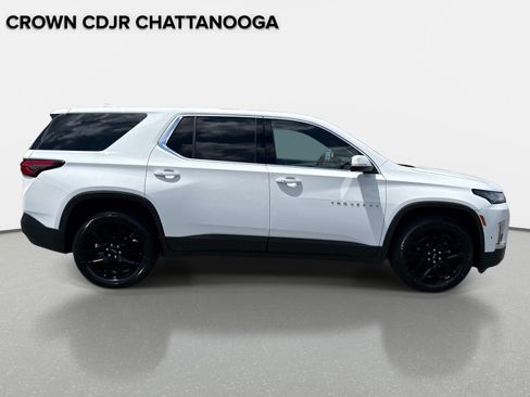 Used 2023 Chevrolet Traverse LS w/ Safety Package FWD image 4