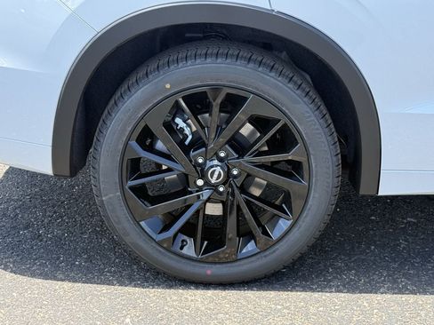 New 2026 Nissan Rogue Platinum AWD/4WD image 9