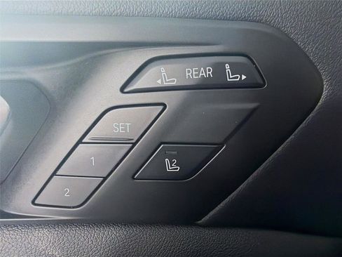 Used 2021 BMW X7 xDrive40i w/ Premium Package image 8