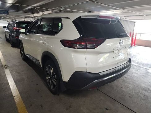 Used 2023 Nissan Rogue SL w/ SL Premium Package FWD image 3