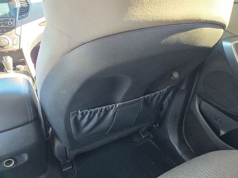 Used 2019 Hyundai Santa Fe XL SE image 13