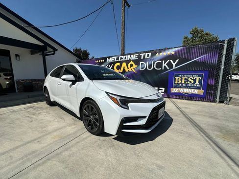 Used 2025 Toyota Corolla SE FWD image 5