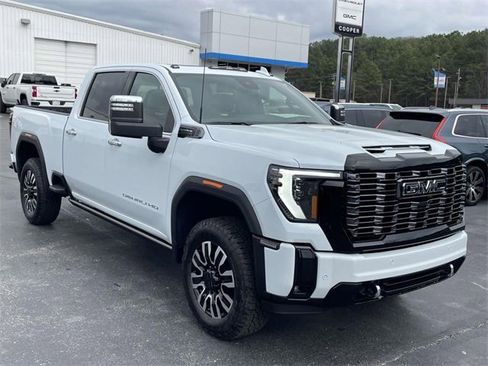 New 2026 GMC Sierra 2500 Denali Ultimate w/ LPO, Black Badging Package image 4