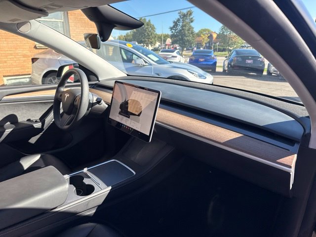 Used 2024 Tesla Model Y Long Range AWD/4WD image 22