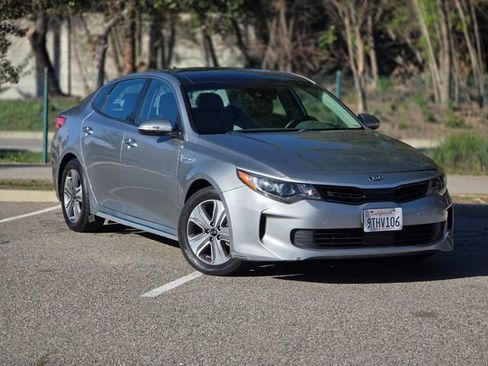 Used 2017 Kia Optima EX w/ Technology Package image 4