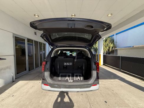 Used 2026 Kia Carnival FWD image 33