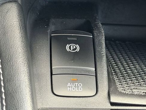 Certified 2022 Nissan Kicks SR FWD image 14