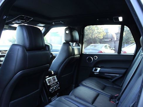 Used 2017 Land Rover Range Rover Supercharged AWD/4WD image 11