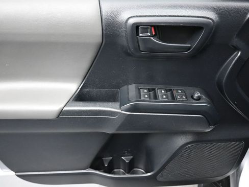 Used 2020 Toyota Tacoma SR w/ SR Convenience Package image 10