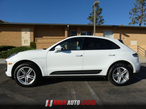 Used 2024 Porsche Macan AWD/4WD image 14