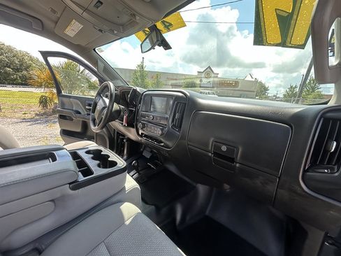 Used 2017 Chevrolet Silverado 2500 W/T AWD/4WD image 11