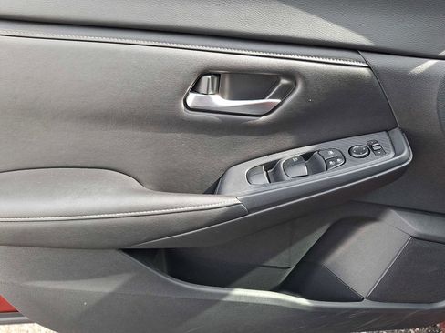 Used 2023 Nissan Sentra SV image 9