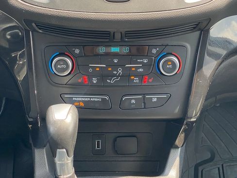 Used 2018 Ford Escape SE w/ SE Sport Appearance Package AWD/4WD image 22