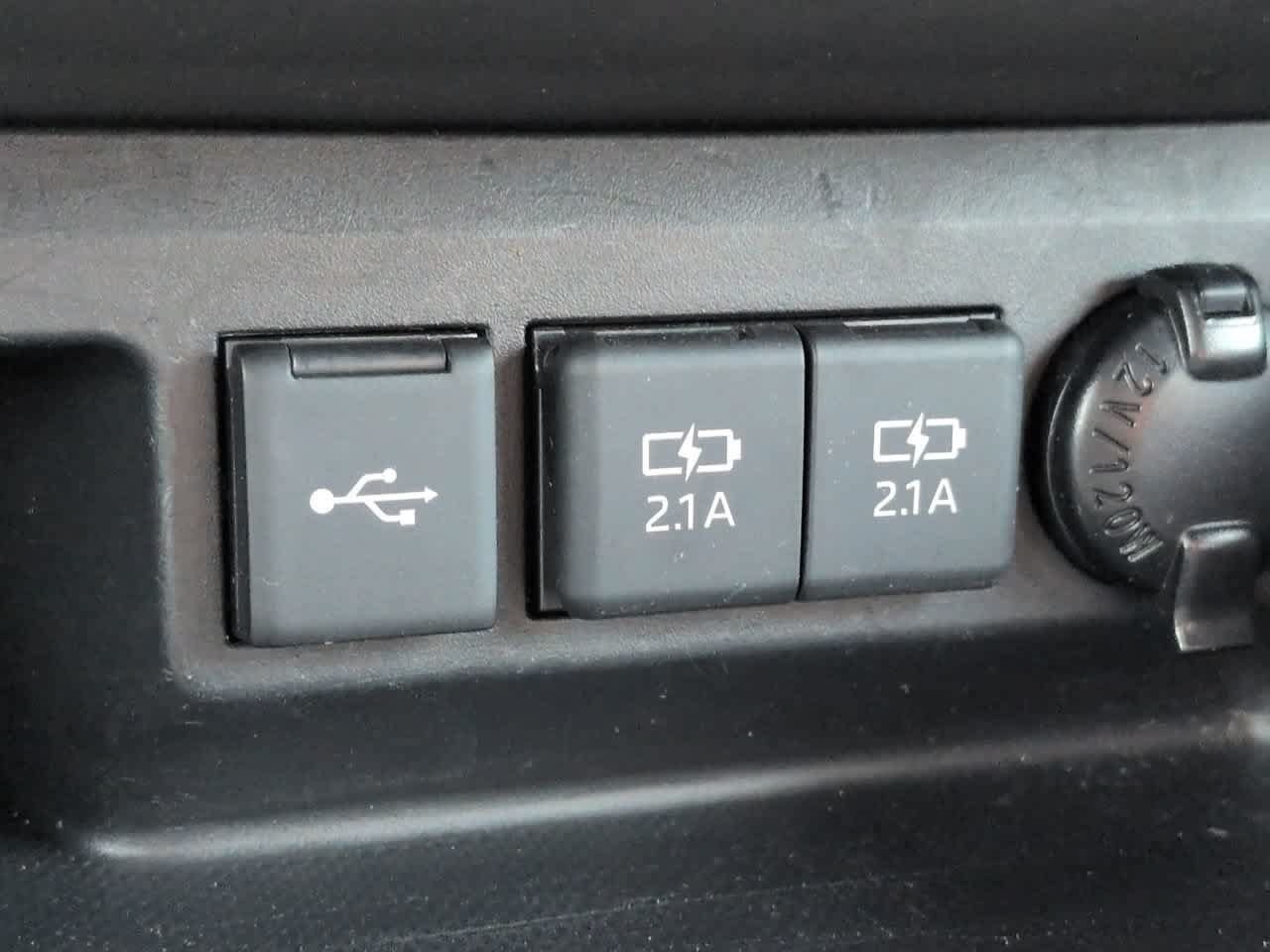 Certified 2021 Toyota Highlander XLE AWD/4WD image 22