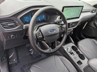 New 2026 Ford Escape SE w/ PHEV Premium Package FWD video 3