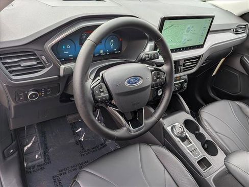 New 2026 Ford Escape SE w/ PHEV Premium Package FWD image 3