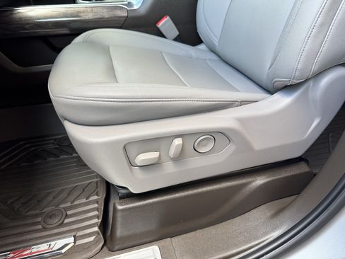 Certified 2025 Chevrolet Silverado 3500 LTZ w/ LTZ Convenience Package AWD/4WD image 15