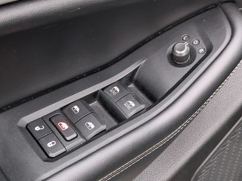 Used 2023 Jeep Grand Cherokee Limited RWD image 18