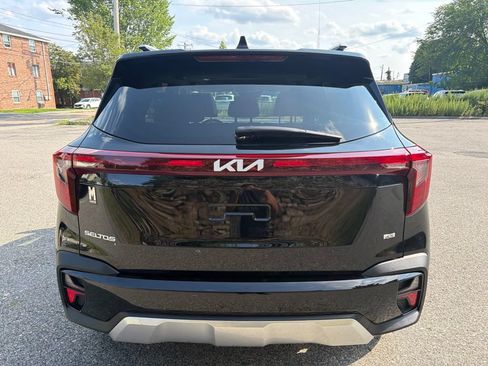 Certified 2024 Kia Seltos SX w/ SX Sunroof Package AWD/4WD image 6