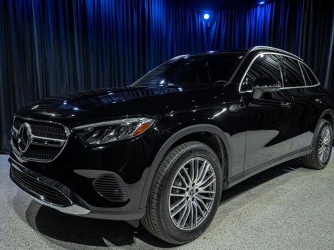 Certified 2026 Mercedes-Benz GLC 300 image 1