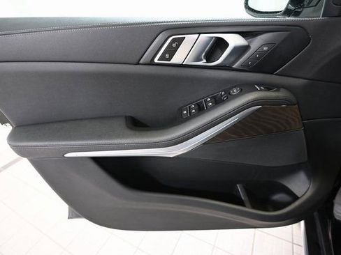 Used 2022 BMW X5 xDrive40i w/ Parking Assistance Package image 24