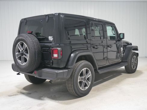 Used 2023 Jeep Wrangler Sahara w/ Cold Weather Group image 7