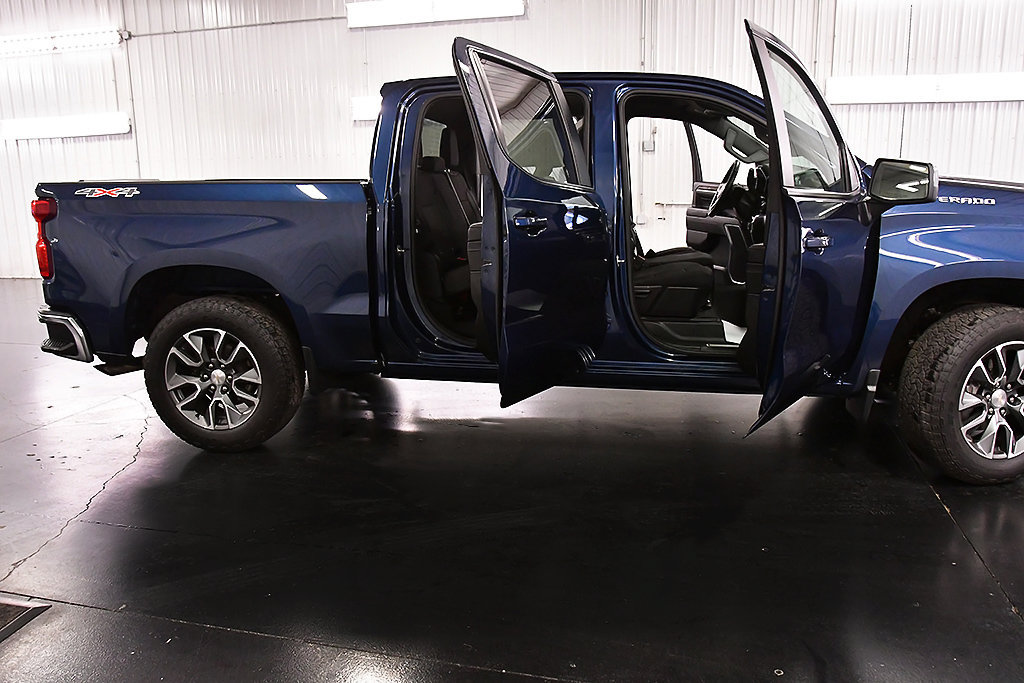 Used 2023 Chevrolet Silverado 1500 LT AWD/4WD image 31
