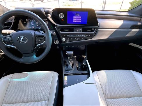 Used 2024 Lexus ES 350 w/ Premium Package image 15
