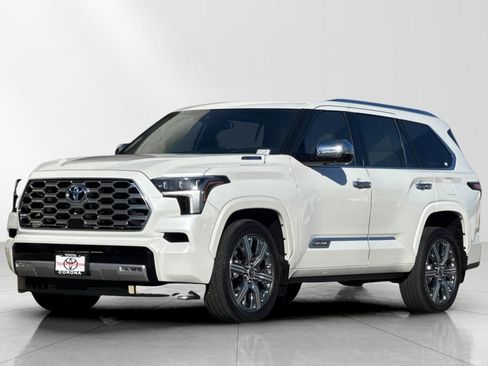 Used 2023 Toyota Sequoia Capstone image 8