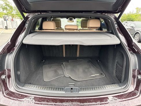 Used 2023 Porsche Macan AWD/4WD image 12