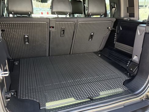 Used 2023 Land Rover Defender 110 X image 29