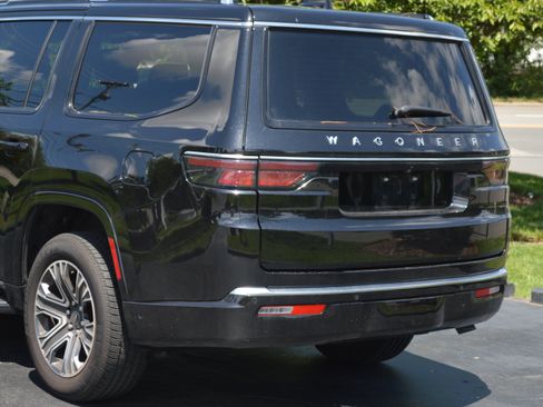Used 2025 Jeep Wagoneer 4WD w/ Convenience Group I image 3