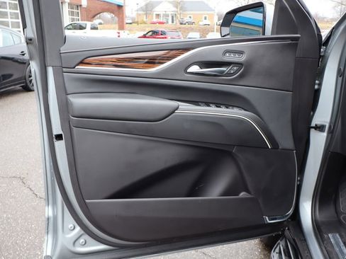 Used 2024 Cadillac Escalade Premium Luxury image 10