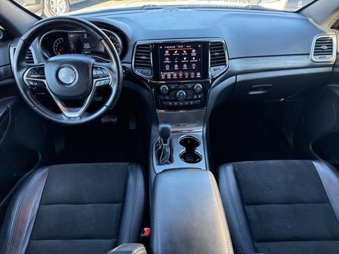 Used 2022 Jeep Grand Cherokee Laredo X image 4