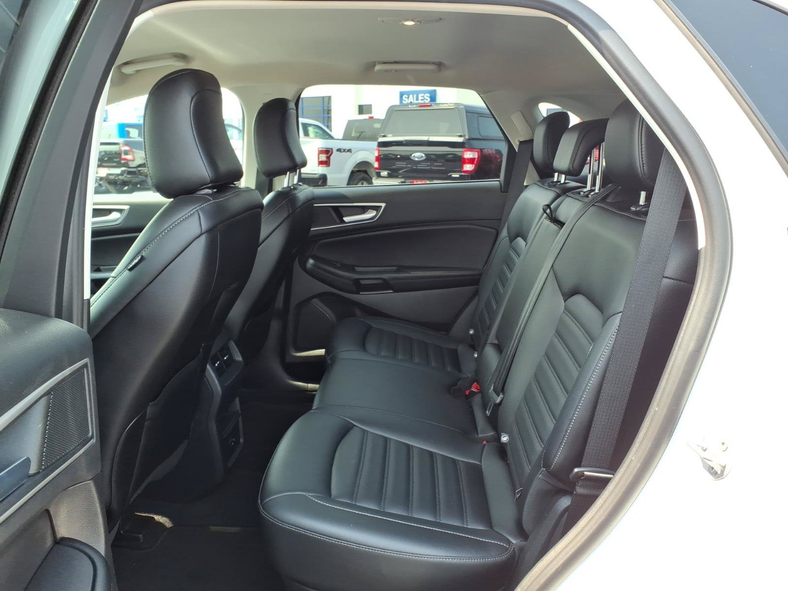 Used 2022 Ford Edge SEL AWD/4WD image 11