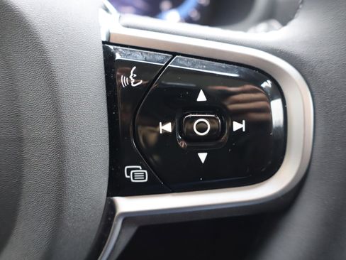 Used 2025 Volvo XC90 B5 Plus image 21