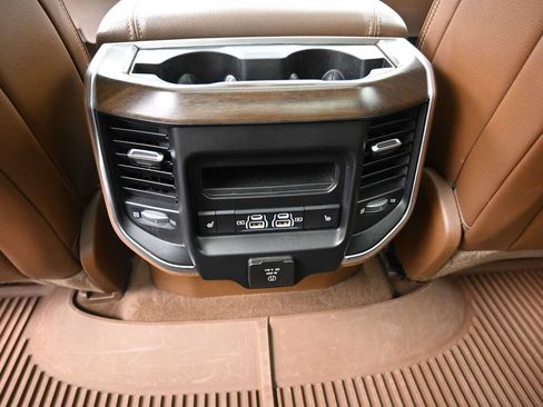 Used 2022 RAM 1500 Laramie AWD/4WD image 13