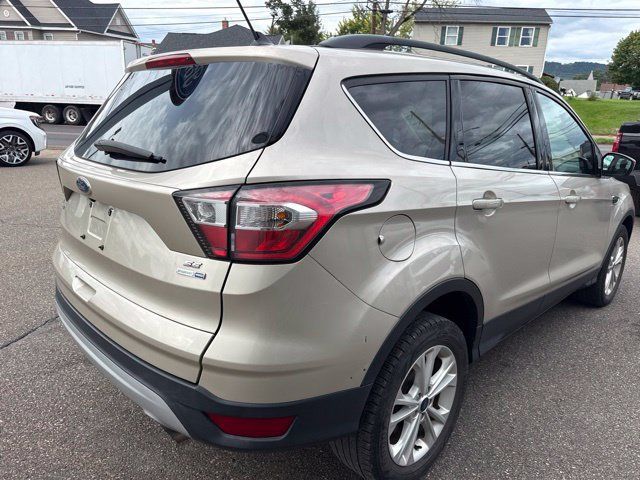 Used 2018 Ford Escape SE w/ Ford Safe & Smart Package AWD/4WD image 6