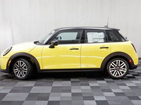 New 2026 MINI Cooper 4-Door Hardtop image 4