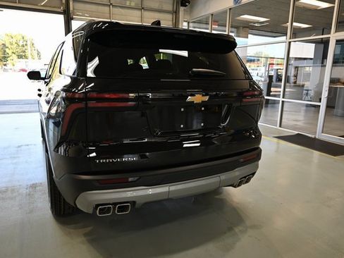 New 2026 Chevrolet Traverse LT w/ Driver Confidence Package image 6